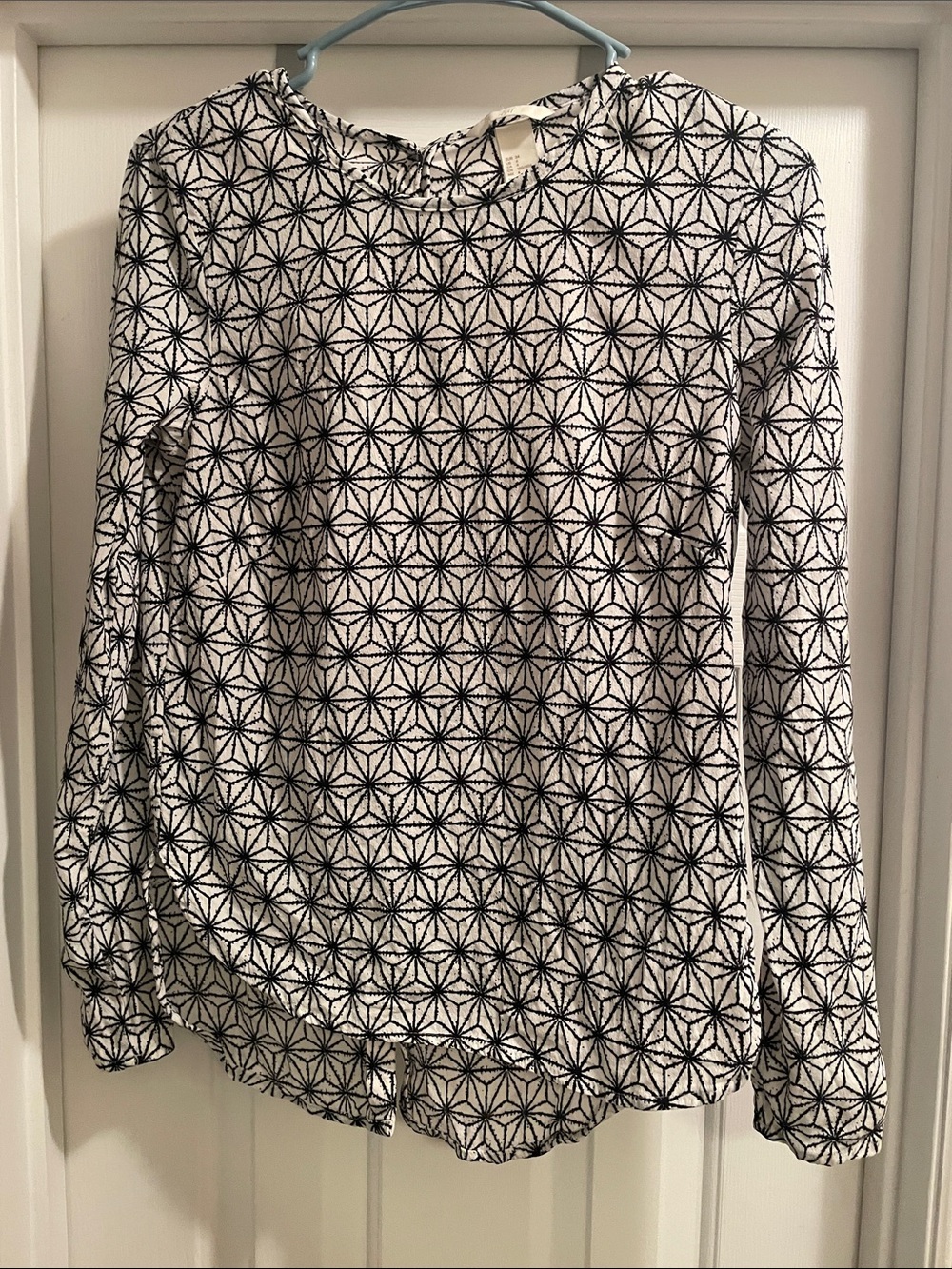 H&M Black & White Geometric Long-Sleeve Top